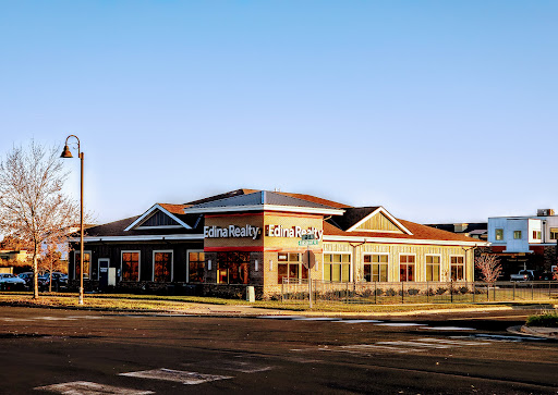 Real Estate Agents «Edina Realty - Pam Artmann», reviews and photos, 231 Main St NW #200, Elk River, MN 55330, USA