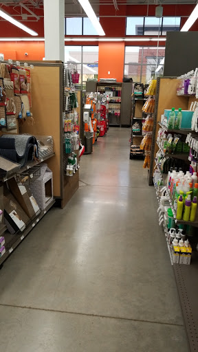 Pet Supply Store «Unleashed by Petco», reviews and photos, 14900 Potomac Town Pl #110, Woodbridge, VA 22191, USA