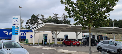 Borne de recharge de véhicules électriques ENGIE Vianeo Station de recharge Morainvilliers