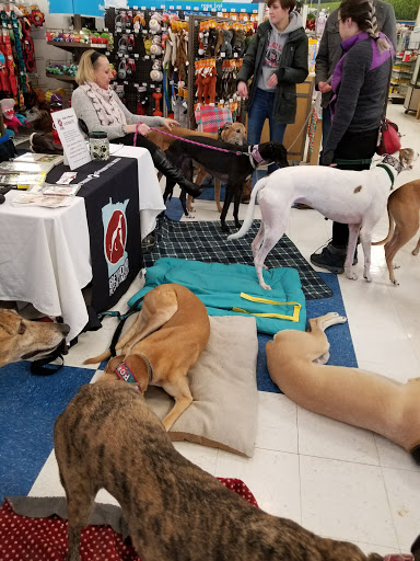 Pet Supply Store «Petco Animal Supplies», reviews and photos, 2277 Ford Pkwy, St Paul, MN 55116, USA