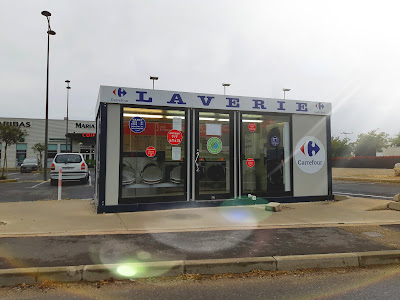 Laverie Carrefour à Sérignan
