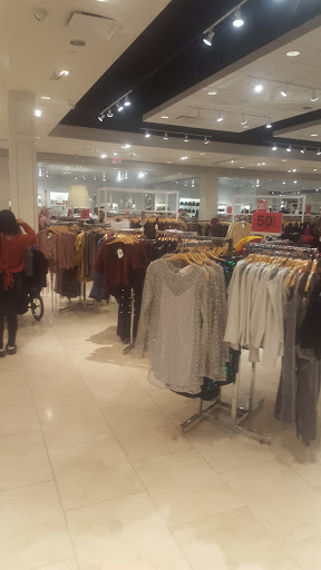 Clothing Store «Forever 21», reviews and photos, 651 Kapkowski Rd, Elizabeth, NJ 07201, USA