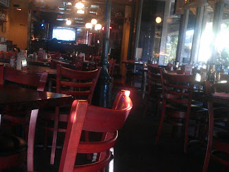 Wally's American Pub N Grill