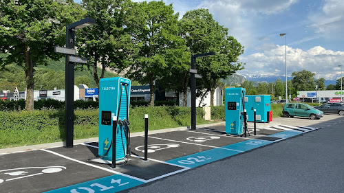 Borne de recharge de véhicules électriques Electra Station de recharge Saint-Egrève