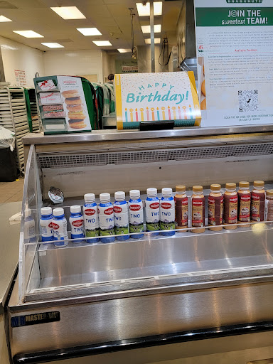 Bakery «Krispy Kreme Doughnuts», reviews and photos, 16415 NW Cornell Rd, Beaverton, OR 97006, USA