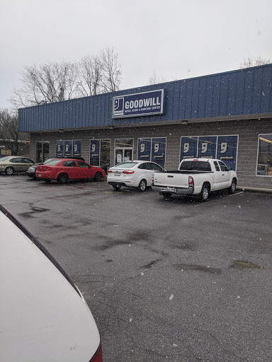 Thrift Store «Goodwill», reviews and photos, 2691 W State St, Bristol, TN 37620, USA