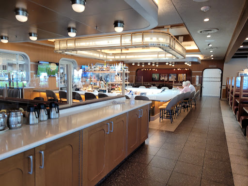 Shopping Mall «Shops At Rossmoor», reviews and photos, 12501 Seal Beach Blvd, Seal Beach, CA 90740, USA