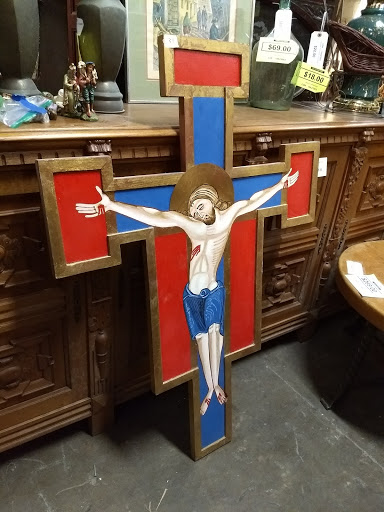 Antique Furniture Store «Lots of Furniture Antiques Warehouse», reviews and photos, 910 N Riverfront Blvd, Dallas, TX 75207, USA