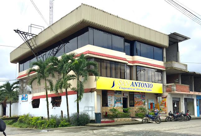 Opiniones de Cooperativa de Ahorro y Crédito " San Antonio" en Montalvo - Banco