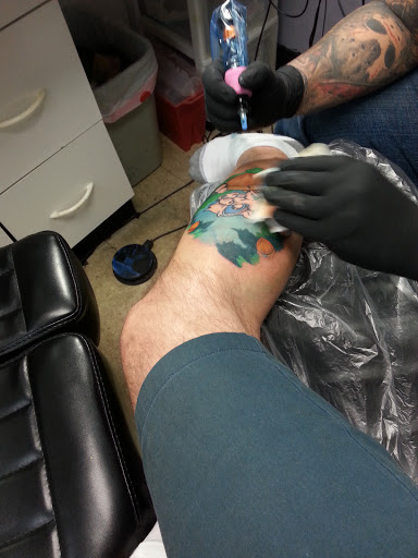 Tattoo Shop «Armadillo Reds Tattoo West Kissimmee», reviews and photos, 4499 W Vine St, Kissimmee, FL 34746, USA