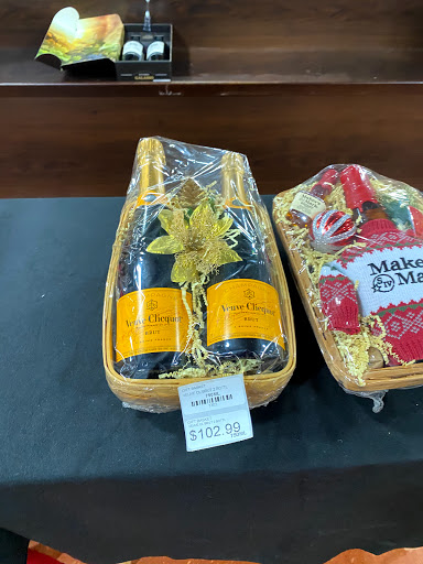 Wine Store «Seaholm Wines & Liquors», reviews and photos, 134 Wall St, Huntington, NY 11743, USA