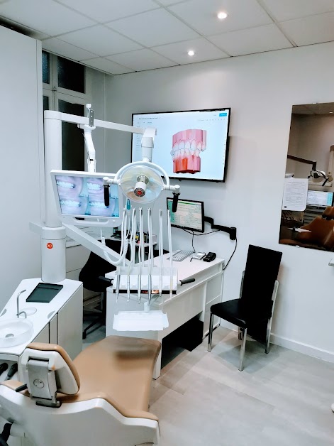 Cabinet Dentaire Cozma Gelu-Alex , Chirurgien-Dentiste a Cannes à Cannes