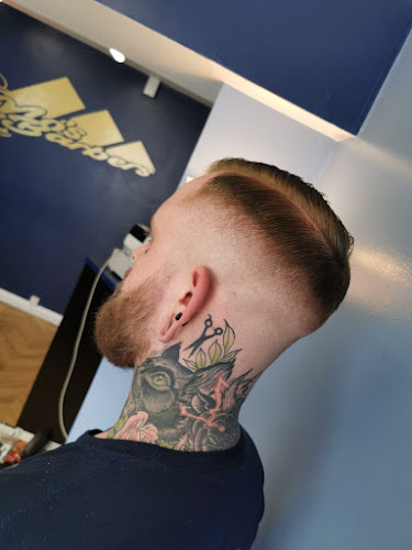 Mo's Barber Shop Open Times