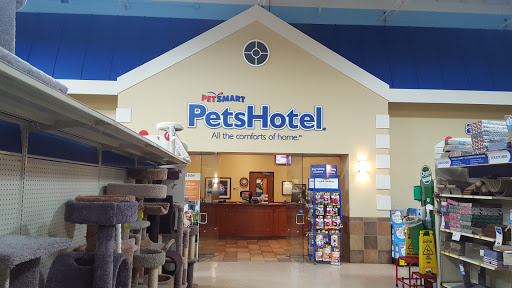 Pet Supply Store «PetSmart», reviews and photos, 1505 11th Ave NW, Issaquah, WA 98027, USA