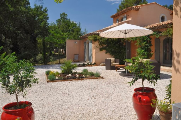 Extérieur Chambre d'hôtes Le Clos Geraldy 83470 Saint-Maximin-la-Sainte-Baume