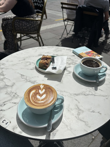 Comments and reviews of Corner Coffee
