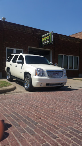 Auto Body Shop «Top Shot Paint Repair LLC», reviews and photos, 423 St Francis S, Wichita, KS 67202, USA
