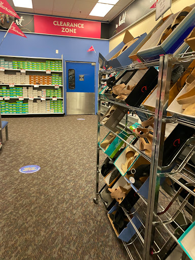 Shoe Store «Shoe Carnival», reviews and photos, 2540 Cumberland Blvd SE, Smyrna, GA 30080, USA
