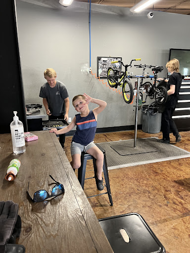 Bicycle Store «Trek Bicycle Store of West Phoenix», reviews and photos, 13085 W McDowell Rd, Avondale, AZ 85392, USA