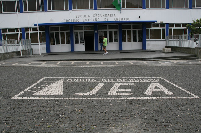 Avaliações doEscola Secundária Jerónimo Emiliano de Andrade em Angra do Heroísmo - Escola