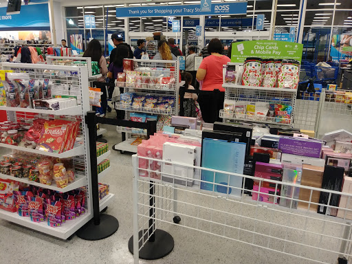 Clothing Store «Ross Dress for Less», reviews and photos, 2483 Naglee Rd, Tracy, CA 95304, USA