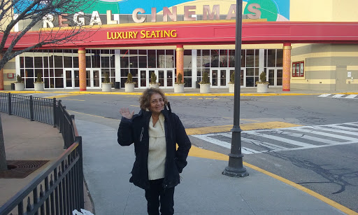 Movie Theater «Regal Cinemas Fox Run 15 & RPX», reviews and photos, 45 Gosling Rd, Newington, NH 03801, USA