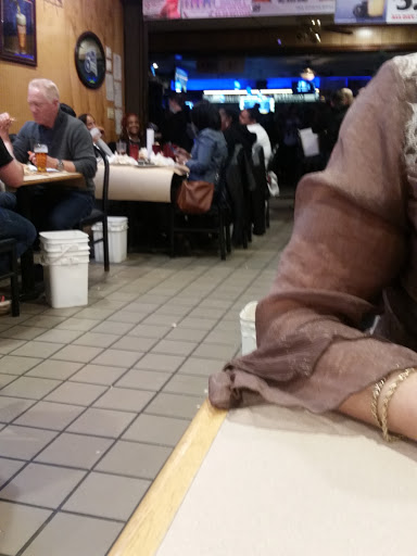 Seafood Restaurant «Hilltop Crab House», reviews and photos, 8980 Gap Newport Pike, Toughkenamon, PA 19374, USA