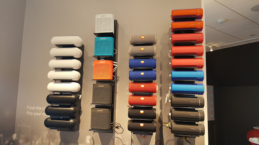 Cell Phone Store «Verizon», reviews and photos, 4633 27th Ave NE, Seattle, WA 98105, USA