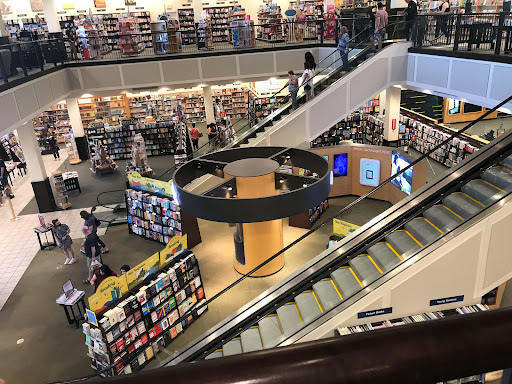 Book Store «Barnes & Noble», reviews and photos, 1430 Plaza Pl, Southlake, TX 76092, USA