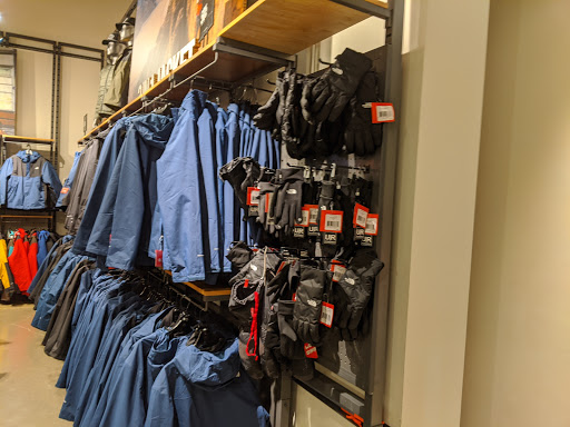 Clothing Store «The North Face Outlet», reviews and photos, 127 Premium Outlets Dr #633, Monroe, OH 45050, USA