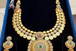 Gold shine Jewelry image