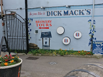 Dick Mack's Pub