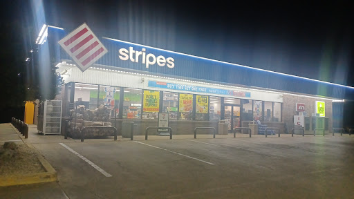 Gas Station «Stripes», reviews and photos, 2109 Sidney Baker St, Kerrville, TX 78028, USA