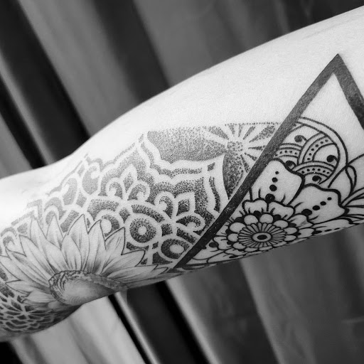 Tattoo Shop «Studio 77 Tattoos», reviews and photos, 5104 38th St, Indianapolis, IN 46254, USA