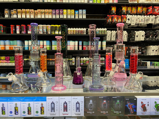 Tobacco Shop «Lambeau Tobacco», reviews and photos, 6430 Green Bay Rd #102, Kenosha, WI 53142, USA