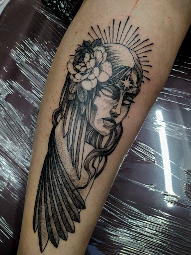 Logo da empresa - Ju Anselmo - Tattoo