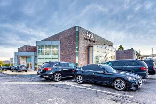 Infiniti Dealer «Plaza Infiniti», reviews and photos, 755 N New Ballas Rd, Creve Coeur, MO 63141, USA