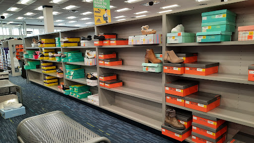 Shoe Store «Shoe Show Mega Store», reviews and photos, 941 N Dupont Blvd #6, Milford, DE 19963, USA