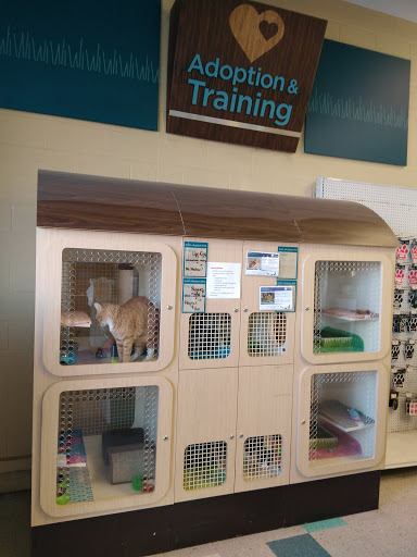 Pet Supply Store «Petco Animal Supplies», reviews and photos, 1930 SW Wanamaker Rd, Topeka, KS 66604, USA