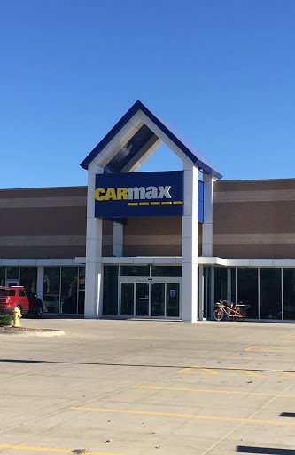 CarMax, 10315 Hickman Rd, Urbandale, IA 50322, USA, 