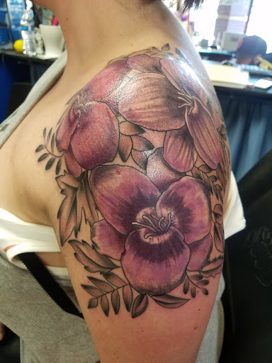 Tattoo Shop «Konkrete Jungle Kustom Tattoo», reviews and photos, 6590 Old Waterloo Rd, Elkridge, MD 21075, USA