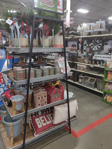 Home Improvement Store «Tractor Supply Co.», reviews and photos, 5387 Scottsville Rd, Bowling Green, KY 42104, USA