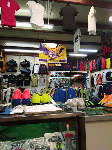 Flea Market «Shelby County Flea Market», reviews and photos, 820 Buck Creek Rd, Simpsonville, KY 40067, USA