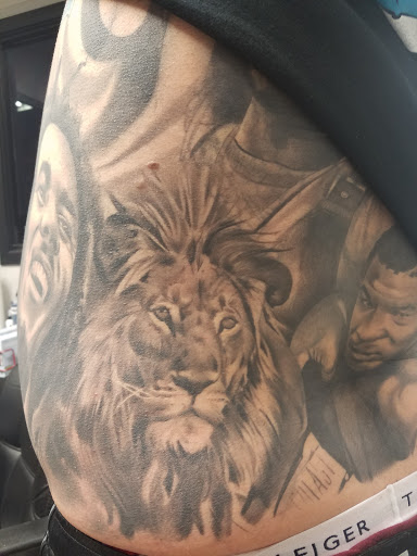 Tattoo Shop «Exclusive Ink Tattoos & Piercings», reviews and photos, 927 N Main St, Salinas, CA 93906, USA