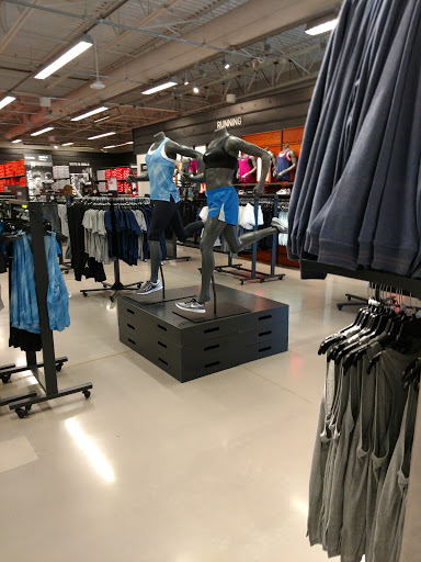 Clothing Store «Nike Factory Store», reviews and photos, 505 Premium Outlets Dr, Monroe, OH 45050, USA
