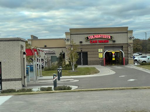 Youngstedts Maple Grove Car Wash & Detail Center en Maple Grove