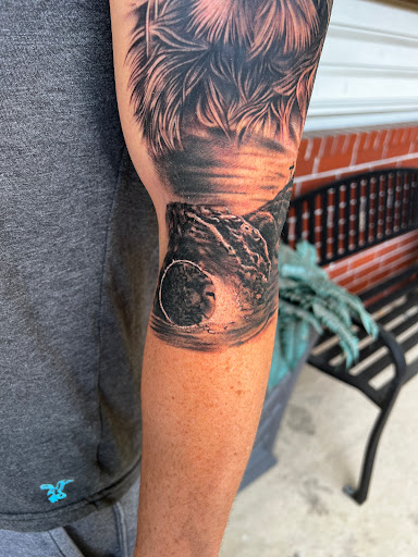 Explore meaningful finger tattoo ideas, creative tattoo ideas in Pearcy, available at Studio 621 Tattoo