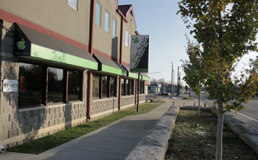 Mobile Phone Repair Shop «iMechanic, Apple iPhone Repair», reviews and photos, 413 S Walnut St, Bloomington, IN 47401, USA