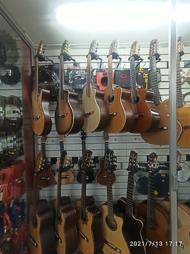 MACRO SHOW Tienda Musical - Tienda de instrumentos musicales