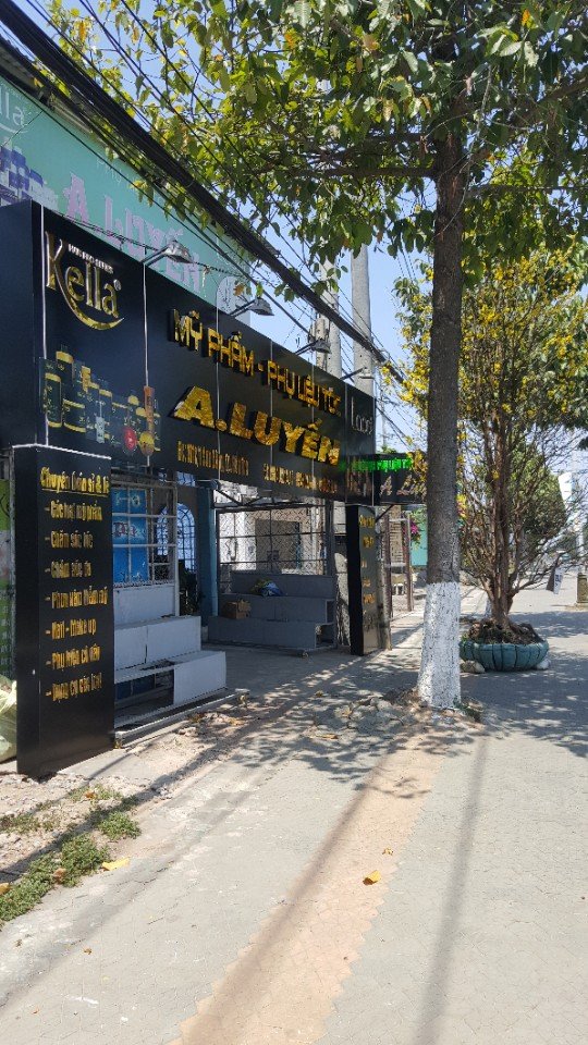 Cửa Hàng Phụ Liệu Tóc A Luyến